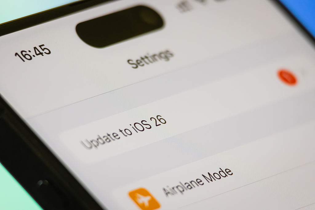 iOS 26.3.1 Update: Apple's Bug Fixes vs. Unresolved User Issues